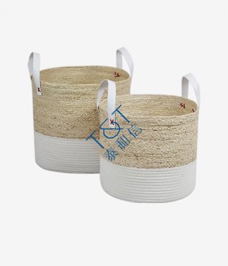 Foreside Home and Garden Natural Set of 2 Corn Husk Decorative Storage Baskets